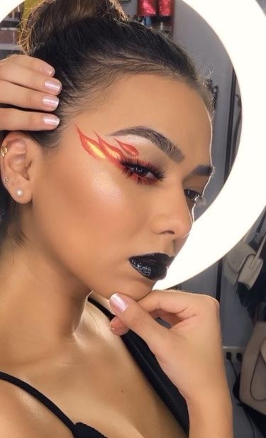 Fire Costume Makeup, Fire Make Up Look, Fire Halloween Makeup, Fire Makeup Eye, Fire Makeup Look Easy, Fire Themed Makeup, Four Elements Costume, Fire Dance Costume, Fire Fairy Makeup