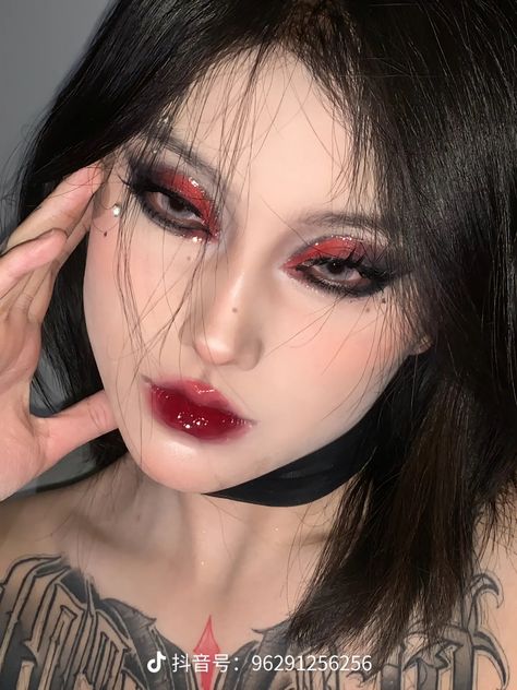 Dark Aegyo Makeup, Goth Korean Makeup, Red And Black Douyin Makeup, Red Black Eye Makeup, Dark Douyin Makeup, Red And Black Makeup, Maquillage Goth, Shimmery Makeup, Vampy Makeup