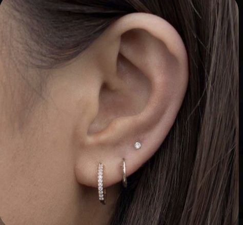 Tripple Earring Set, Two Persings Ear, Three Pierced Earrings, First Second And Third Piercing, Seconds Ear Piercing Aesthetic, Double Piercing Earrings Ideas Silver, Third Earlobe Piercing, Cute Piercings Ears Simple, Eat Pericing Ideas Simple