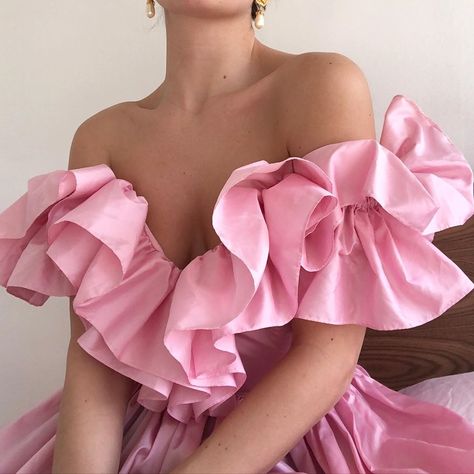 Lucia Zolea on Instagram: “🌷” Pink Women Aesthetic, Barbie Pink Aesthetic, Pink Dress Aesthetic, Lucia Zolea, Kristina Webb, Killing Eve, Fancy Dresses, Britney Spears, Rapunzel