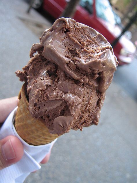 Ice cream chocolate Aesthetic Chocolate Ice Cream, Chocolate Ice Cream Aesthetic, Ice Cream Aesthetic, Chocolate Ice Cream Cone, Ice Cream Chocolate, Yummy Ice Cream, Food Therapy, Cream Aesthetic, Delicacy Food