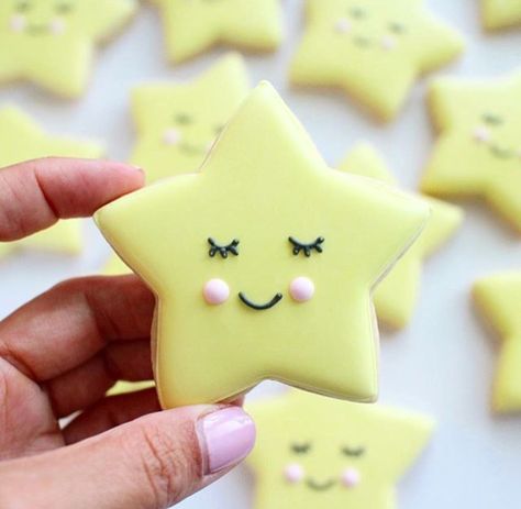 Star Iced Cookies, Star Cookies Decorated, Star Sugar Cookies, Kawaii Cookies, Sugar Cookie Royal Icing, Sugar Cookie Designs, Star Cookies, Pretty Cookies, Baby Cookies