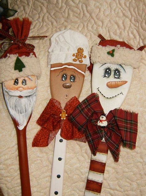 Cute Wooden Spoon Crafts, Spoon Ornaments, Painted Spoons, Christmas Spoons, Spoon Crafts, Wood Spoon, Christmas Ornament Crafts, Wooden Spoon, Christmas Paintings