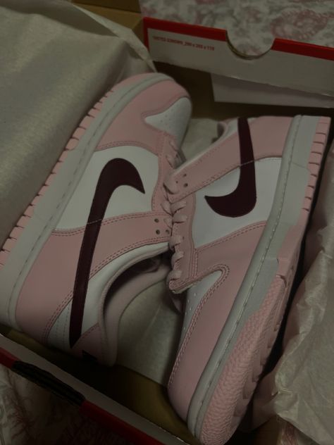 Dunks Pink, Cute Nike Shoes, Cute Nikes, Girly Shoes, Nike Dunks, African Print, Cute Shoes, Pretty Things, Me Too Shoes