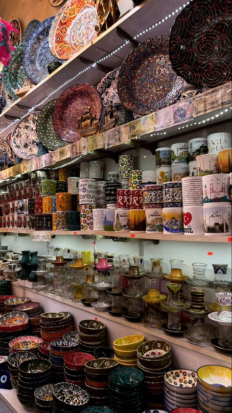 Turkish Crockery, Istanbul Souvenirs, Turkish Souvenirs, Turkish Architecture, Turkish Plates, Turkey Trip, Turkish Ceramics, Souvenir Shop, Istanbul Turkey