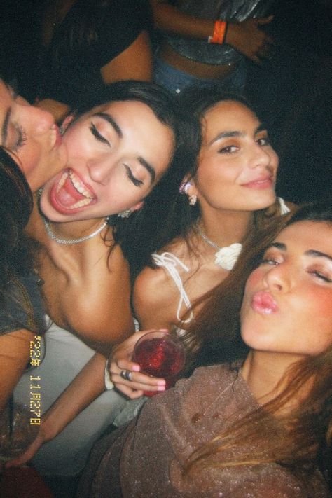 Bestfriends night out thanksgiving miami outfit girls night out Group Party Photos, Influencer Party Aesthetic, Night Out Aethstetic, Clubbing Instagram Pictures, Girls Getting Ready To Go Out Aesthetic, Night Out Asthetics Photos, Night Out Photography, Miami Night Life Outfits, College Night Out