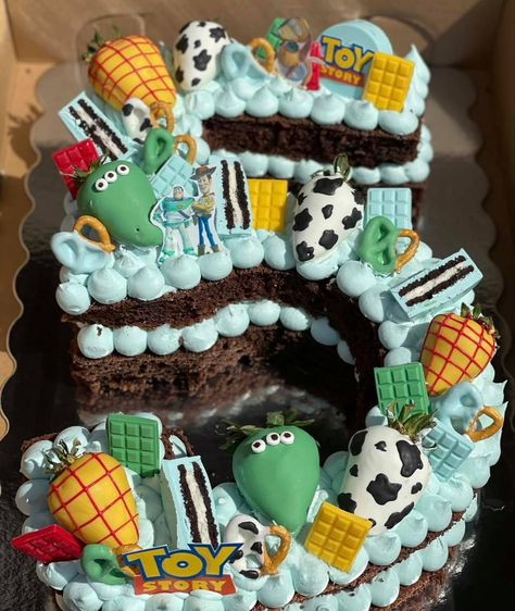 #toystory #numbercake #birthdayboy #toystorythemecake Toy Story Cookie Cake, Toy Story Number Cake, Auction Desserts, Cake 3rd Birthday, Number 3 Cake, Toy Story Cupcakes, Toy Story Cookies, Sweat Treats, 7 Cake