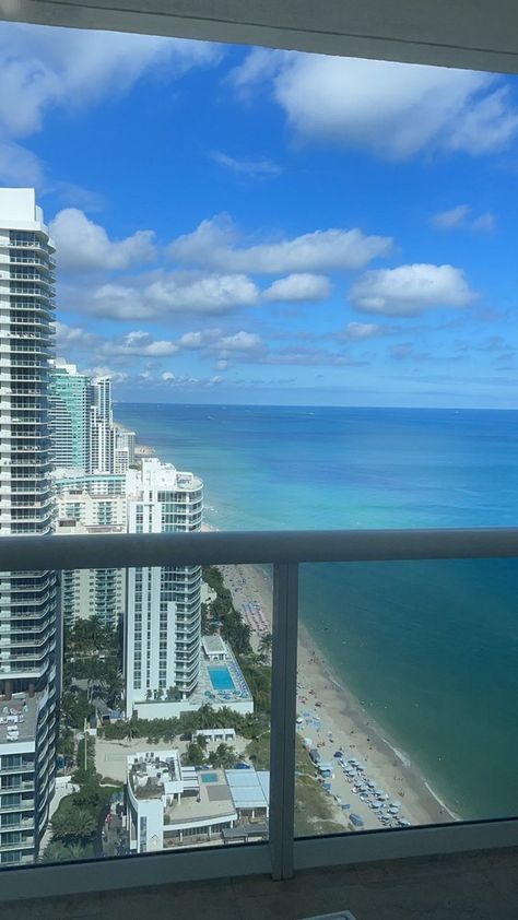 Miami Ocean View Condo, Houses In Miami Florida, Miami Balcony View, Balcony Overlooking Ocean, Apartment In Florida, Miami Snapchat Story, Living In Miami, Miami Apartment View, Miami Apartment Aesthetic