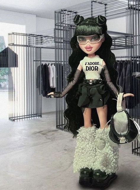 Black core bratz doll Jade Bratz Doll Aesthetic, Bratz Fashion Aesthetic, Barbie Fits Aesthetic, Jade Bratz Aesthetic Outfits, Bratz Jade Outfit, Bratz Dolls Aesthetic Outfits Real Life, Jade Bratz Outfits, Bratz Fashion Outfits, Brats Doll Outfits