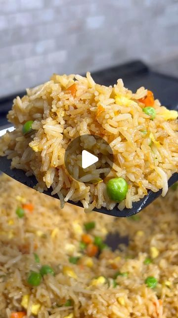 Cauliflower Fries, Frozen Peas And Carrots, Best Fried Rice Recipe, Hibachi Fried Rice, Fried Rice At Home, Soy Sauce Garlic, Bourbon Chicken Recipe, Eggs Scrambled, Rice Fried