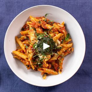 512K views · 14K reactions | How to Make Ina Garten's Pasta Arrabbiata | Barefoot Contessa | Ina's penne arrabbiata might be your new go-to for pasta night. 😍🍝 | By Food Network Canada | Facebook Natasha Kitchen Recipes, Penne Alla Vodka Recipe, Pasta With Tomato Sauce, Pink Sauce Pasta, Roasted Vegetable Pasta, Penne Alla Vodka, Pasta Penne, Red Sauce Pasta, Pasta Cremosa