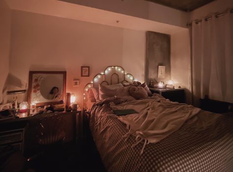 bedroom, rooms, cozy room, college apartment, college, arizona state university, asu, cozy bedroom, aesthetic Cozy Bedroom Aesthetic, College Bedroom, Arizona State University, College Apartment, Arizona State, Cozy Room, Room Inspiration Bedroom, Bedroom Aesthetic, College Life