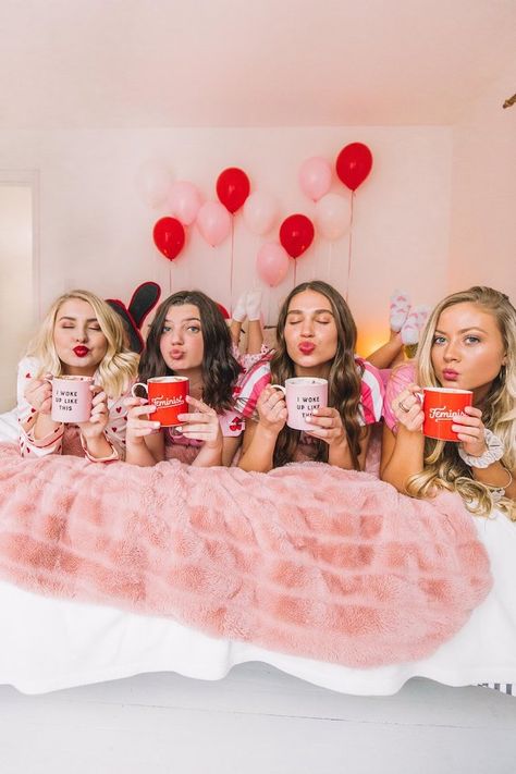 Best Rom Coms, Pijama Party, Valentine Photo Shoot, Party Photoshoot, Galentines Party, Valentine Photo, Valentines Party, Pajama Party, Valentines Day Party