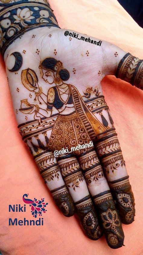 Karva Chauth Figure Mehndi Designs, Tij Mehndi Designs, Kadva Choth Mehndi Simpal, Karwa Choth Mehndi Designs, Vatsavitri Mehndi, Karva Choth Mehndi, Krwachoth Mehndi Design, Karvachoth Mehndi, Karwachoth Mehndi