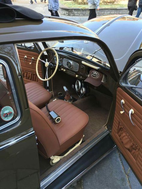 VW Fusca Beetle Bettle Vw Interior, Custom Vw Bug Interior, Classic Vw Beetle Interior, Volkswagen Bug Interior, Brown Volkswagen Beetle, Vw Beetle Interior, 1966 Vw Beetle, Volkswagen Beetle Interior, Bug Interior