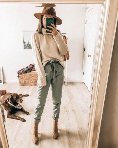 Fall Outfits With Green Pants, Olive Paper Bag Pants Outfit, Green Paper Bag Pants Outfit, Green And Tan Outfit, Neutral Turtleneck, Paper Bag Pants Outfit, Camel Color Outfits, Tie Waist Pants Outfit, Colored Pants Outfits