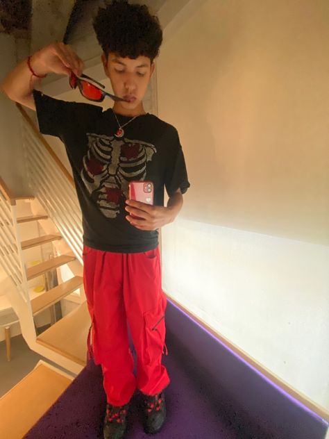 Osiris D3 2001 Outfit, Outfit Inspo For Guys, Kali Uchis Concert Outfit, Red Cargos, Kali Uchis Concert, Red And Black Outfit, Butterfly Skeleton, Concert Outfit Inspo, Red And Black Outfits