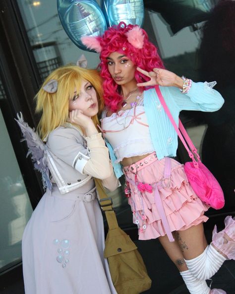 THE PINKEST OF PIES! 🎀 (animethon 2024 post no.1 hehe. i had so much fun this weekend even tho i couldn't make it sunday!!! i love my friends YAAYY) 📸 : @mikealcerphotos 🌟 #mlp #mylittlepony #pinkiepie #pinkiepiecosplay #mlpcosplay #derpyhooves #rainbowdash #twilightsparkle #cosplay #cosplayersofinstagram #yegcosplay #animethon #animethon2024 Derpy Hooves Cosplay, Hooves Cosplay, Pinkie Pie Cosplay, Mlp Cosplay, Love My Friends, Derpy Hooves, I Love My Friends, Cosplay Tips, Pinkie Pie