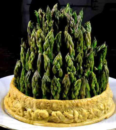 'Asparagus in a crust'.  In the 19th century, the area of Yorkshire around Castle Howard was once an important asparagus growing area. The asparagus was cooked in a copper preserving pan to enhance its color and the pastry crust was made with the use of a wooden mould and a pastry jagger. A dish that was served to Queen  Victoria. 18th Century Food, Asparagus Pastry, Asparagus Growing, Victorian Recipes, Medieval Cooking, Historical Food, Medieval Food, Medieval Recipes, Upstairs Downstairs