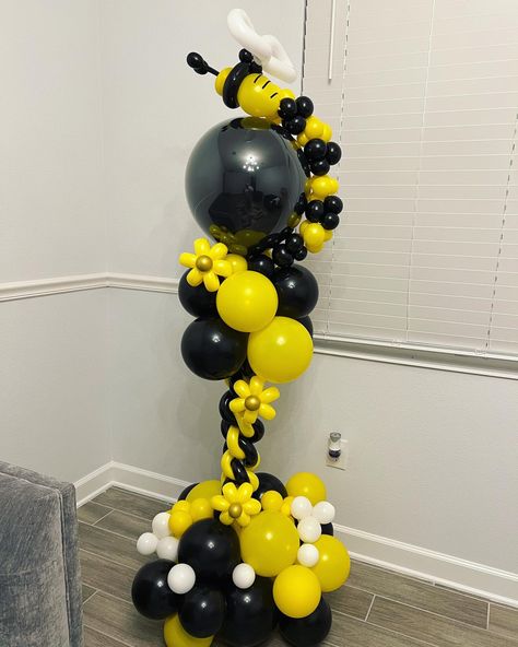 Bee Baby Shower Theme Decoration, Bee Balloon, What Will It Bee, Bee Gender Reveal, Balloons Decoration, Shower Balloons, Baby Shower Theme Decorations, Bee Baby Shower Theme, Bee Baby