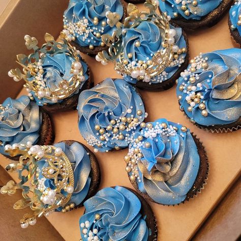 Light Blue And Gold Sweet 16, Baby Blue And Gold Quinceanera Theme, Royal Blue And Gold Cupcakes, Blue And Gold Desserts, Blue And Gold Treats, Navy Blue Cupcakes With Gold, Royal Blue Cupcakes, Tea Party Cake Birthday, Blue And Gold Cupcakes