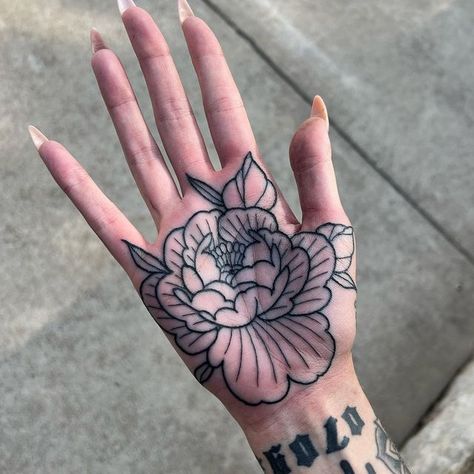 Peony Palm Tattoo, Bold Line Tattoo Ideas, Poppy Hand Tattoo, Palm Hand Tattoo, Palm Tattoos For Women, Peony Hand Tattoo, Hand Palm Tattoos, Mens Body Tattoos, Palm Tattoo