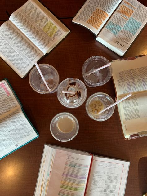 Bible Study Gathering, Cafe Bible Study, Bible Study And Coffee, Coffee Bible Study, Bible Study Date Aesthetic, Group Bible Study Aesthetic, Bible Study Group Aesthetic, Bible Date, Bible Study Date