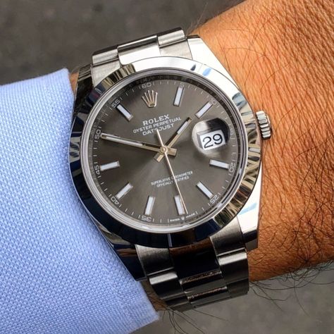 Rolex - A fresh picture of the Datejust 41mm rhodium dial of my brother Rolex Datejust Men, Rolex Datejust Ii, Stylish Watches Men, Rolex Date, Amazing Watches, African Clothing For Men, Rolex Models, Super Luxury Cars, Stylish Watches