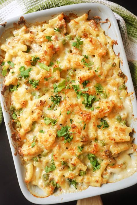 Tuna Cheese Casserole, Kingklip Recipes Dinners, Tuna Mornay Pasta Bake, Tuna Bake Recipe, Vis Geregte, Tuna Pasta Casserole, Tuna Quiche, Tuna Pasta Bake Recipe, Creamy Tuna Pasta Bake