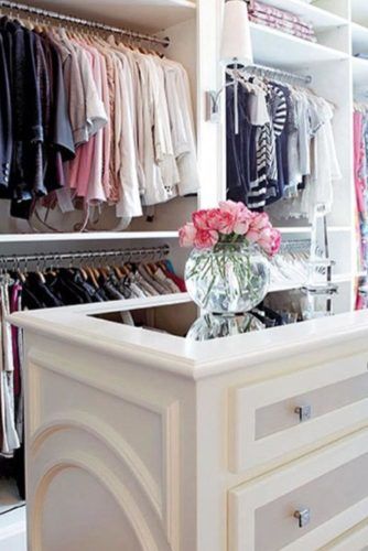 Closet Organization Ideas for Every Space in Your House ★ Ikea Closet Ideas, Girls Dream Closet, Closet Organization Bins, Closet Island, Ikea Closet, Clothes Closet Organization, Small Apartment Design, Bathroom Closet, Closet Organization Diy