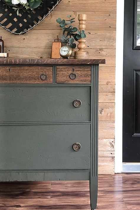 dark green dresser Diy Painted Nightstand, Rustic Dresser Makeover, Reimagined Furniture, Rustic Dresser, Diy Dresser Makeover, Furniture Flipping, Dressers Makeover, Diy Dresser, Diy Furniture Renovation