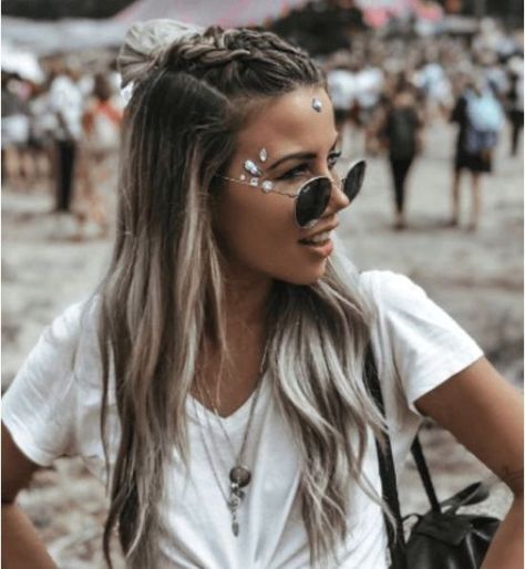 Coachella Braids, Rave Hairstyles, Braided Hair Styles, Coachella Hair, Festival Outfits Rave, Look Festival, Wacky Hair Days, Wacky Hair, Music Festival Outfits