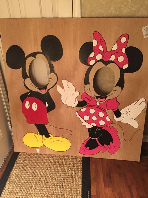 Mickey and Minnie Face in hole! #handmade #Laneyturns1 #minniemouseparty Minnie Mouse Cutouts, Twins Mickey And Minnie 1st Birthday, Mini And Mickey Birthday Party, Minnie And Mickey Party, Oh Two-dles Birthday Party, Mickey Mouse Birthday Decorations Diy, Twoodles Birthday Party, Minnie Mouse Crafts, Minnie And Mickey Birthday Party