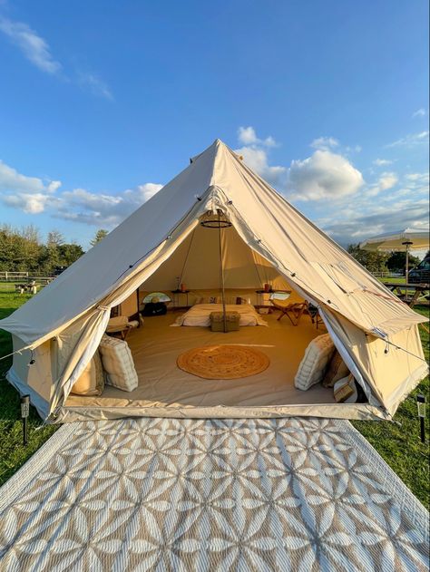 Bell Tent Airbnb, Big Camping Tents, Tenda Camping Aesthetic, Big Tents For Camping, Aesthetic Tent, Cozy Camping Tent, Luxury Tent Camping, Glamping Aesthetic, Bohemian Camping