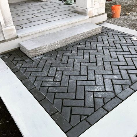 Paver Walkway Ideas, Pavers Walkway, Paver Designs, Walkway Landscaping, Patio Pavers Design, Walkway Design, Brick Walkway, Paver Walkway, Walkway Ideas