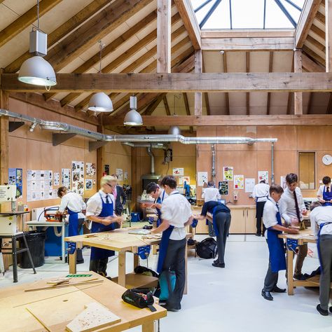 Squire and Partners recently completed the Design Technology Block at St James School in Surrey, England. Workshop Space Design, Makerspace Design, Workshop Architecture, Fab Lab, Workshop Layout, Carpentry Workshop, Workshop Studio, School Interior, Design Workshop