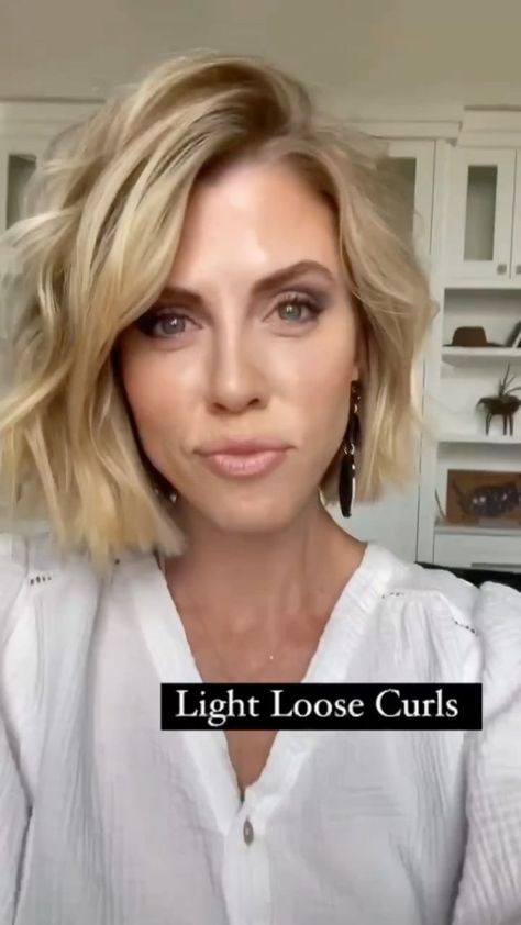 Jocelyn Mcclellan, Highlight Colors, Sleek Short Hair, Edgy Bob, Short Hair Waves, Wand Hairstyles, Haircuts For Medium Length Hair, Easy Hairstyles For Thick Hair, Hair 2022