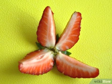 3 Ways to Make Strawberry Butterflies - wikiHow Strawberry Butterflies, Strawberry Butterfly, Buffet Presentation, Butterfly Cakes, Cute Strawberry, Fruit Tray, Fruit Platter, Strawberry Cake, Strawberry Recipes