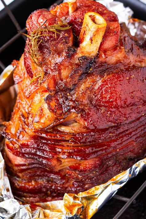 Ham Marinade Recipes, Best Ham Recipes Baked, Ham With Bone In Oven, Bourbon Brown Sugar Ham, Baked Ham Shank Recipes Oven, Smoked Honey Glazed Ham, Smoked Ham Recipes Precooked, Best Glaze For Ham, Glaze For Smoked Ham