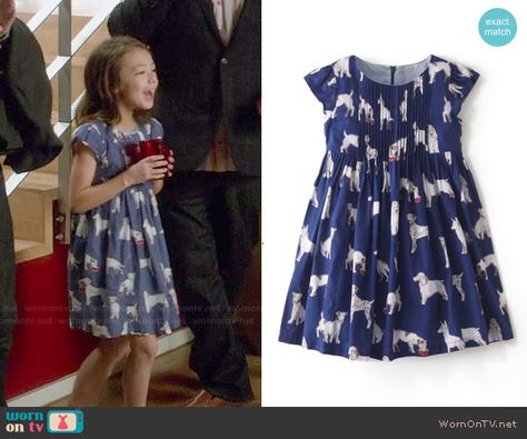 Lily’s blue dog print dress on Modern Family. Outfit Details: http://wornontv.net/49240/ #ModernFamily Blue Dog, Family Outfits, Dog Print, Modern Family, Outfit Details, Print Dress, Kids Fashion, Lily