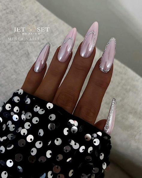 Nails By Minea Bergström | NYE READY 🪩🤍🪩🤍🪩 ————————————————————————— Products used: • Black Collection Twinkle • Fairy Builder Gel Princess • White Ice Chrome… | Instagram Chrome Wedding Nails, Long Oval Nails, Ice Nails, Nails Ice, Nye Nails, Princess Nails, Megan Hess, Special Nails, Dip Nails