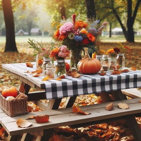 Fall Picnic Decor, Fall Picnic Table, Fall Picnic Aesthetic, Fall Picnic Ideas, Rehearsal Bbq, Fall Picnics, Fall Picnic Food, Plaid Table Cloth, Picnic Table Decor