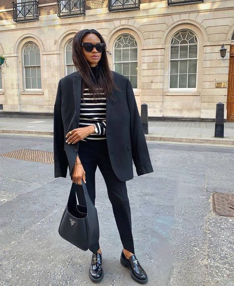 Striped Sweater Outfit, Black Blazer Outfit, Spring Outerwear, Chique Outfit, Chique Outfits, Moda Chic, Stripe Outfits, Stil Inspiration, Fall Outfits For Work