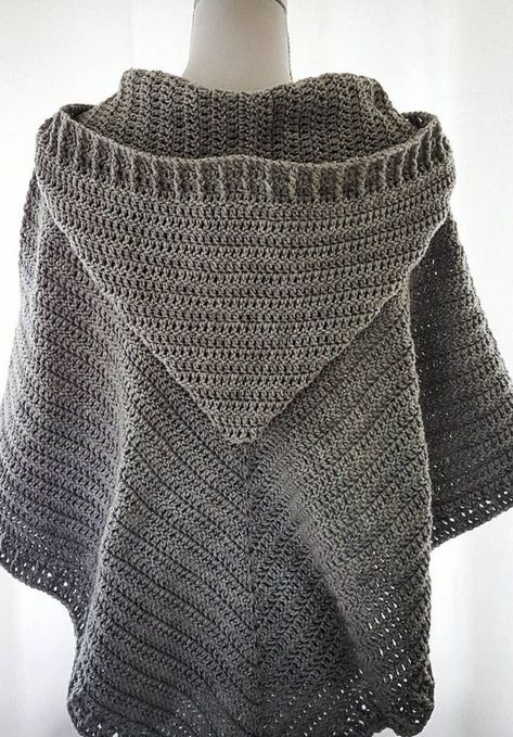 28+ Easy Free Crochet Poncho Patterns Ideas for Women Crochet Projects 2019 - Page 30 of 34 - hairstylesofwomens. com Crochet Poncho Free Pattern Woman, Free Crochet Poncho Patterns, Crochet Patterns Free Women, Poncho Patterns, Crochet Garments, Crocheted Things, Poncho Design, Crochet Baby Booties Pattern, Gorgeous Crochet