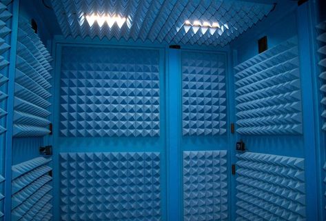 LA Vocal Booths on Instagram: “A sea of blue... foam. 😉⁣⠀ ⁣⁣⠀ ⁣⁣⠀ ⁣⁣⠀ ⁣⁣⠀ ⁣⁣⠀ ⁣⁣⠀ ⁣⁣⠀ ⁣⁣⠀ #vocalbooth #recordingbooth #recording #studiolife #recordingstudio #soundbooth…” Sound Booth, Recording Booth, Sound Isolation, A Sea, Instagram A, Blinds, Musician, Singing, Sound