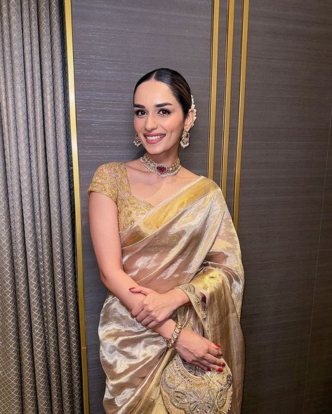 Ambani Wedding, Manushi Chhillar, Anant Ambani, Golden Saree, Old Outfits, Tissue Saree, Golden Goddess, Desi Fashion Casual, Indian Jewellery Design Earrings