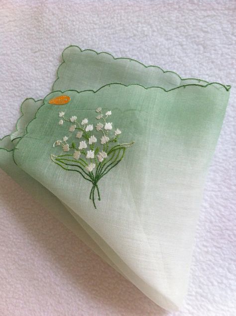 ♥♥lily of the valley ♥♥ Lily Of The Valley Items, Aesthetic Hankerchief, Lily Of The Valley Aesthetic, Linen Flower, Valley Green, Etiquette Vintage, Lily Of The Valley Flowers, Valley Flowers, Vintage Hankies