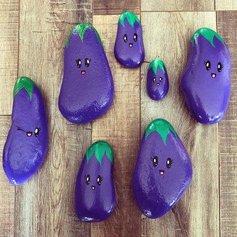 Eggplant Rock Painting, Egg Painted Rock, Small Rock Painting Ideas, Simple Rock Painting Ideas, Simple Rock Painting, Egg Rock, Kindness Rocks Project, Painted Rock Cactus, Fruit Art Drawings