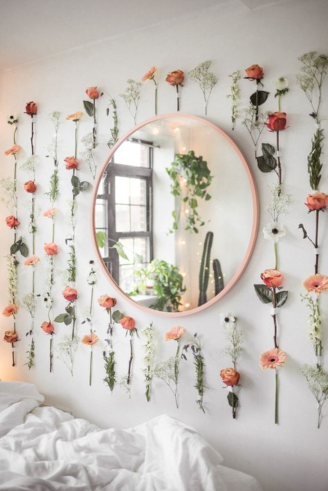 Diy Flower Wall, Hippie Bedroom, Diy Nursery Decor, Desain Furnitur Modern, Flower Bedroom, Flower Room, Dekorasi Kamar Tidur, Diy Nursery, Freshman Year