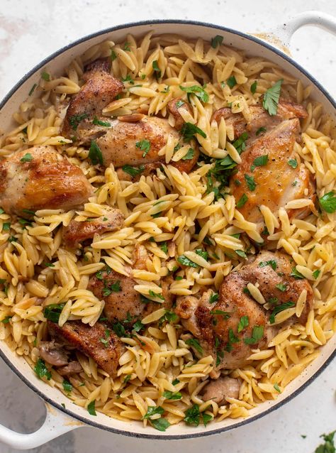 One Pan Orzo, Orzo Dinner, Chicken And Pasta, Orzo Recipes, Chicken Orzo, Cold Pasta Salad, One Pot Chicken, Garlic Butter Chicken, Idee Pasto Sano